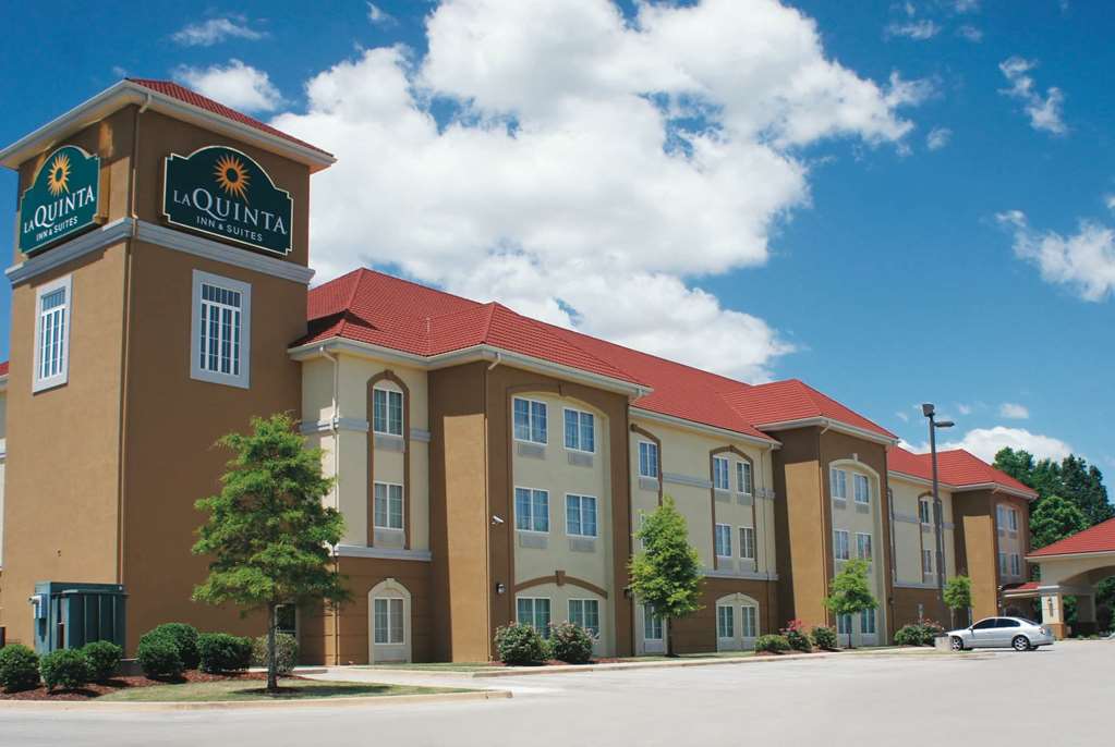 Hotel La Quinta By Wyndham Huntsville Airport 3*